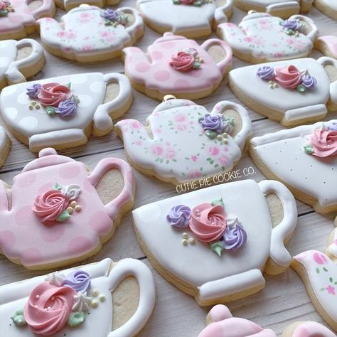 Beautiful Biscuits, Tea Cup Cupcakes, Tea Party Cookies, Tea Cup Cookies, Instagram Cookies, Pot Cookies, Teapot Cookies, Cookie Decorations, Food Cookies