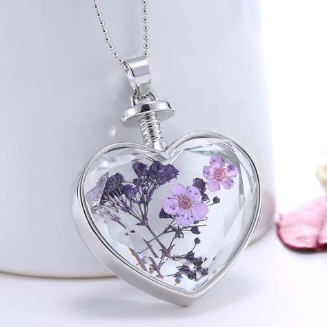 Kristina Webb, Lavender Necklace, Pressed Flower Necklace, Sweater Necklace, Resin Jewelry Diy, Flowers Jewelry, Romantic Heart, Glass Locket, Flower Resin