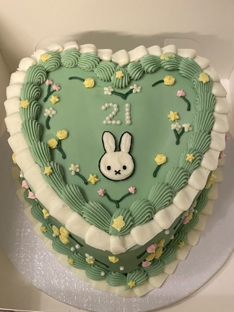 Cakes Cute Aesthetic, Birthday Cake Cute Aesthetic, Cute Cake Designs Birthday, Soft Cake Aesthetic, Baking Inspo Aesthetic, Cute Summer Cake Ideas, Miffy Birthday Cake, Cute Birthday Cakes Aesthetic, Cake Cute Aesthetic