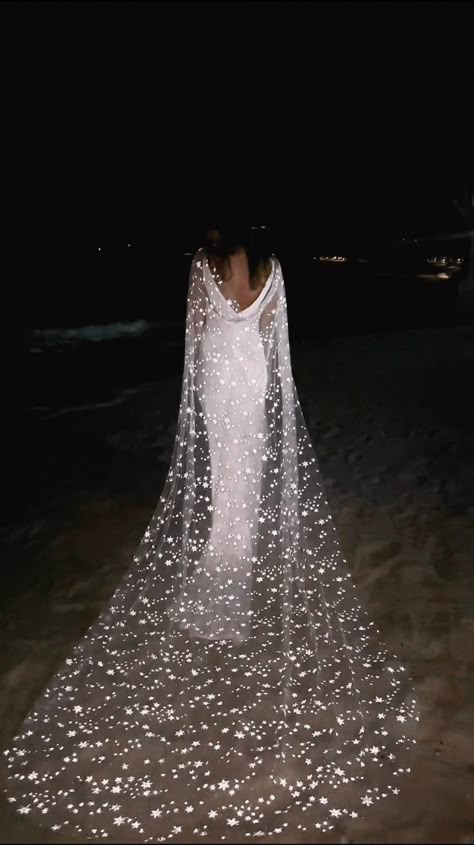 Night Court Wedding, Acotar Wedding, Wedding Reception Boho, Wedding Dress Cape, Celestial Wedding Theme, Sustainable Wedding Dress, Vintage Celestial, Stars Wedding, Colored Wedding Dress