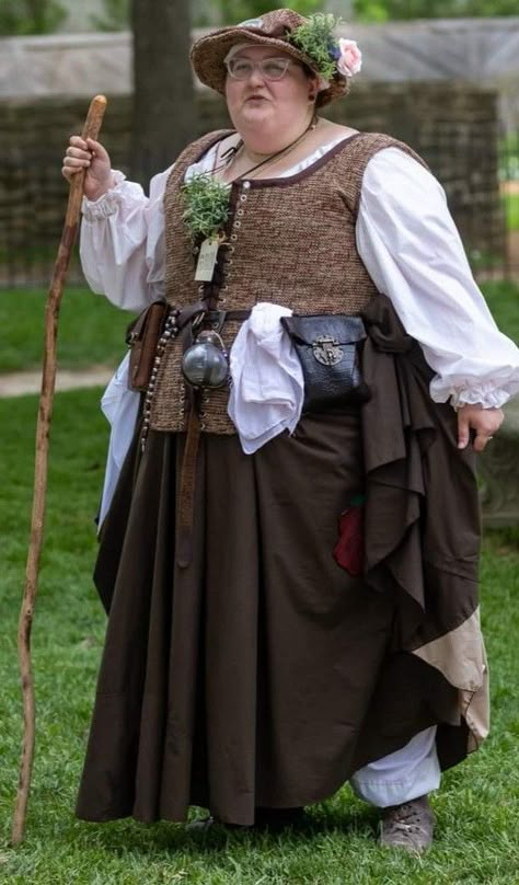 Medieval Outfit Reference, Midevil Peasant Clothes, Fantasy Peasant Outfit, Apothecary Outfit Medieval, Medieval Clothing Women Peasant, Plus Size Rennaisance Outfits, Medieval Germany Clothing, Medieval Farmer Aesthetic, Fantasy Village Clothes