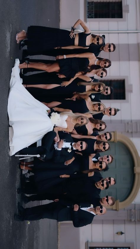 Wedding • Instagram Self Wedding Photo, Black And White Traditional Wedding, Blake Tie Wedding, Black And White Wedding Family Photos, Photo Idea Wedding, Black And Gray Wedding Party, Wedding Party Black And White, Wedding Day Photos Ideas, Wedding Photo With Friends