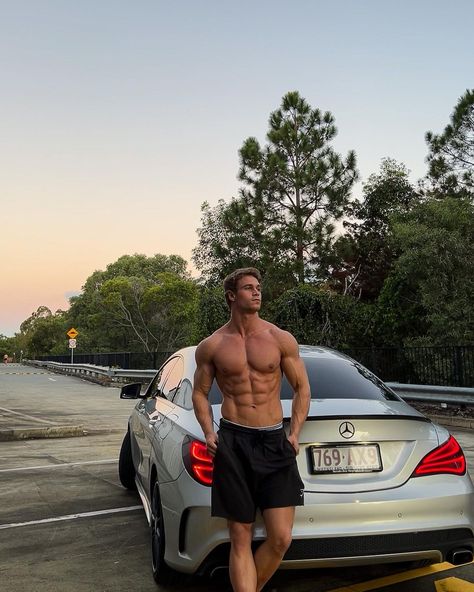 Brandon Starr on Instagram: “🤳 . . . . . Buy My Training Program - Link in Bio . #gym #gymlifestyle #gyming #gymrat #gymaddict #gymlifestyle #fitnessjourney…” Ripped Guys Muscle, Gym Working Out, Gym Inspiration Men, Man Back Muscles, Fit Men Outfits, Best Physique Men, Ripped Muscle Men, Ripped Body Men, Gym Motivation Men