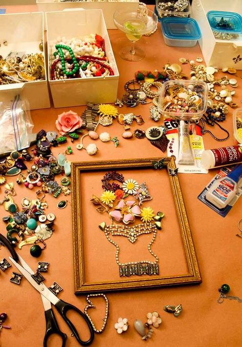 Making art from broken vintage costume jewelry - Denise & I share our tips - Retro Renovation Old Jewelry Crafts, Costume Jewelry Crafts, Vintage Jewelry Ideas, Jewelry Frames, Vintage Jewelry Repurposed, Retro Renovation, Jewelry Christmas Tree, Vintage Jewelry Crafts, Vintage Jewelry Art