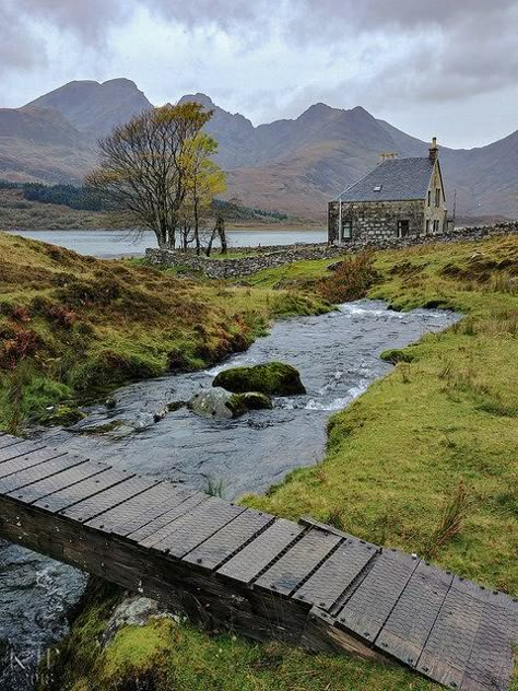 Isle Of Skye Scotland Aesthetic, Pictures Of Scotland Scottish Highlands, Houses In Scotland, Scotland Homes, Scottish Highlands Aesthetic, Scotland Farm, Scotland Countryside, Scotland Scenery, Rural Scotland