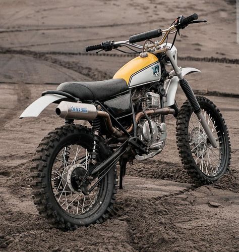 Dt Yamaha, Trail Motorcycle, Enduro Vintage, Bike Silhouette, Moto Scrambler, Volcanic Mountains, Tracker Motorcycle, Enduro Motorcycle, Motorcycle Culture