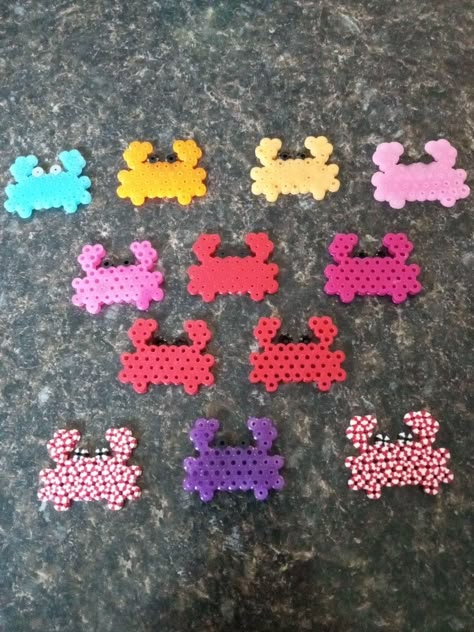 Crab Perler Beads, Crown Perler Beads, Sea Perler Beads, Tiny Perler Bead Patterns, Small Perler Beads Ideas, Melty Bead Designs, Melt Beads Patterns, Hamma Beads Ideas, Melty Bead Patterns