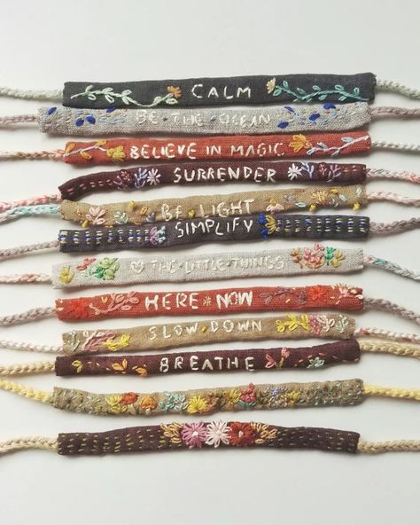 Felted Jewelry Ideas, Funky Bracelets, Linen Bracelet, Small Business Jewelry, Embroidery Business, Diy Moss, Daily Mantras, Hantverk Diy, Embroidered Bracelet