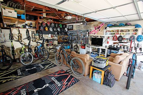 HomeShop-1 Gear Room Ideas, Garage Inspiration, Bicycle Garage, Mountain Bike Action, Gear Room, Bike Storage Solutions, Garage Bike, Hunting Room, Velo Vintage