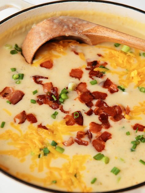 Loaded Baked Potato Soup Recipe, Baked Potato Soup Recipe, Homemade Chilli, Cooking Recipes For Dinner, Loaded Potato Soup, Frozen Potatoes, Loaded Baked Potato, Loaded Baked Potato Soup, Lunch Appetizers