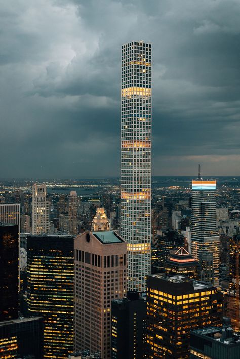 View of 432 Park Avenue and buildings in Midtown Manhattan at night, in New York City Manhattan At Night, Manhattan Night, 432 Park Avenue, Night In New York, New York City Buildings, New York Buildings, Midtown Manhattan, Posters Framed, Manhattan New York