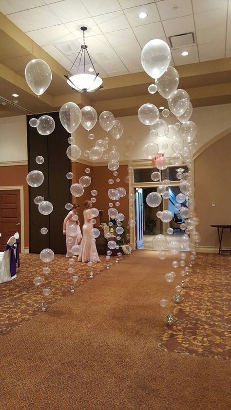 Rustic Wedding Decorations, School Prom, Bubble Balloons, Christian School, Mermaid Birthday, Candy Land, Diy Wedding Decorations, Christmas Door, Romantic Weddings