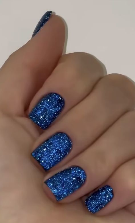 Blue Reflective Nails, Dark Glittery Nails, Sparkly Royal Blue Nails, Sparkly Navy Blue Nails, Sparkly Dark Blue Nails, Royal Blue Sparkle Nails, New Years Nails 2024, Blue Nails With Silver Glitter, Blue Glitter Nail Designs