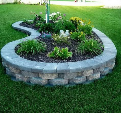 Shed Inspiration, Circle Patio, Trees For Front Yard, Flower Bed Edging, Florida Landscaping, Raised Flower Beds, Stone Circle, Front Yards, Have Inspiration