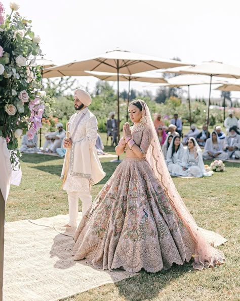 Kamisha & Ruman's Enchanting Sikh Wedding Amidst Nature - Pyaari Weddings Indian Bride Reception Outfit, Sikh Aesthetic, Indian Wedding Outfit Bride, Sikh Wedding Dress, Punjabi Wedding Dress, Sikh Bride, Anand Karaj, Bridal Lengha, Desi Wedding Dresses