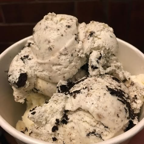 Cookies N Cream Aesthetic, Cookies Dough Ice Cream, Cookies N Cream Ice Cream, Cookie Dough Ice Cream Aesthetic, Cookie And Cream Ice Cream, Cookies Ice Cream, Ice Cream Oreo, Ice Cream Cookies And Cream, Cookies And Ice Cream