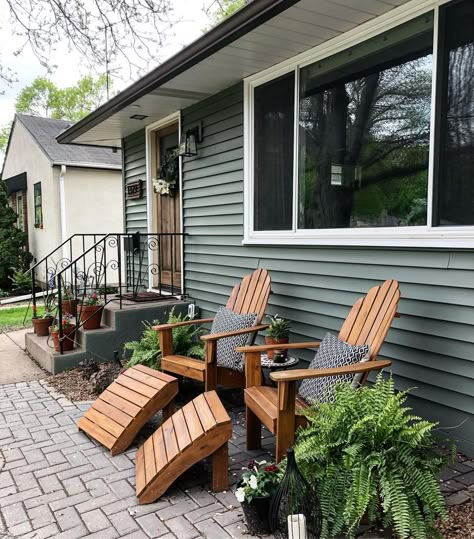 Uncovered Porch Ideas, Uncovered Front Porch Ideas, Uncovered Front Porch, Front Patio Ideas, Front Porch Furniture, Front Porch Decorating Ideas, Front Yard Patio, Small Patio Furniture, Rustic Patio