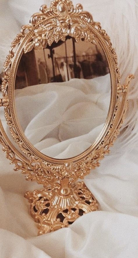 Hour Aesthetic, Fancy Mirrors, Golden Aesthetic, Mirror Luxury, Brown Luxury, Royal Core, Aesthetic Objects, Aesthetic Mirror, Luxury Background