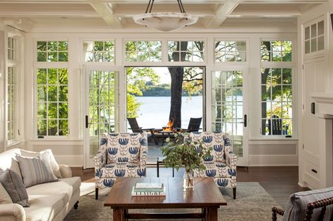 Shingle-Style Residence-Swan Architecture-07-1 Kindesign Lake House Living Room, Lake House Interior, Lakeside Cottage, Cottage Living Rooms, Coastal Living Rooms, Cottage Living, Large Windows, Luxury Interior Design, Home Fashion