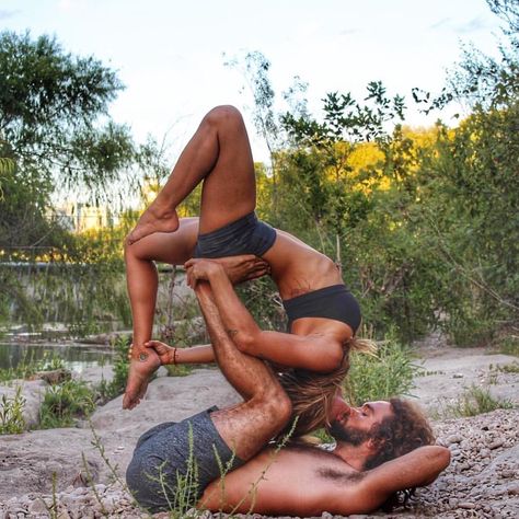 #CoupleGoals @gypsyon__ & @aloyoga 💓 Couples Yoga Poses, Womens Printed Leggings, Couples Yoga, Yoga Poses Advanced, Photo Recreation, Partner Yoga, Dreamy Photography, Advanced Yoga, Learn Yoga