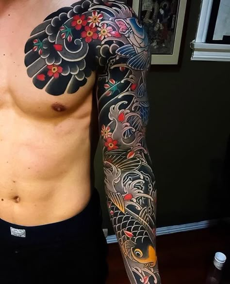 Japanese Tattoo Koi, Yakuza Style Tattoo, Traditional Japanese Tattoo Sleeve, Koi Tattoo Sleeve, Japanese Tattoos For Men, Tattoo Japanese Style, Japanese Tattoo Symbols, Tattoos Cool, Yakuza Tattoo