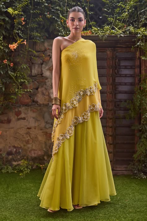 Shop for these amazing collections of Green Cape Georgette Hand Embroidered Floral One Shoulder Skirt Set For Women by Label RSD online at Aza Fashions. Indian Fits, Haldi Dress, Haldi Outfits, Desi Outfits, Shoulder Cape, Organza Skirt, Suit Pattern, Indian Dresses Traditional, Traditional Indian Outfits