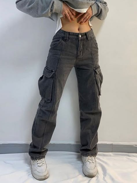 Washed Mid Waist Pocket Cargo Jeans – HouseofHalley Vsco Outfits, Jeans Online Store, Moda Denim, Denim Cargo Pants, Cargo Pants Outfit, Jeans Cargo, Mode Inspo, Style Crush, Jeans Online