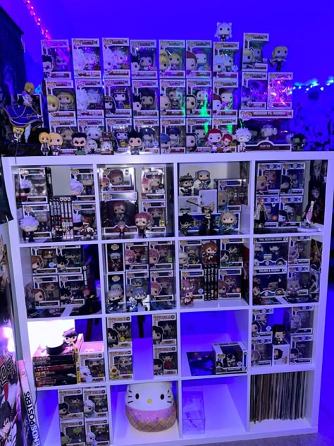 Anime Funko Pop Collection Display, Anime Figurine Display, Anime Funko Pop Collection, Anime Shelf Ideas, Anime Figures Collection Display, Figurine Display Ideas, Funko Pop Shelf, Anime Display, Funko Display Ideas