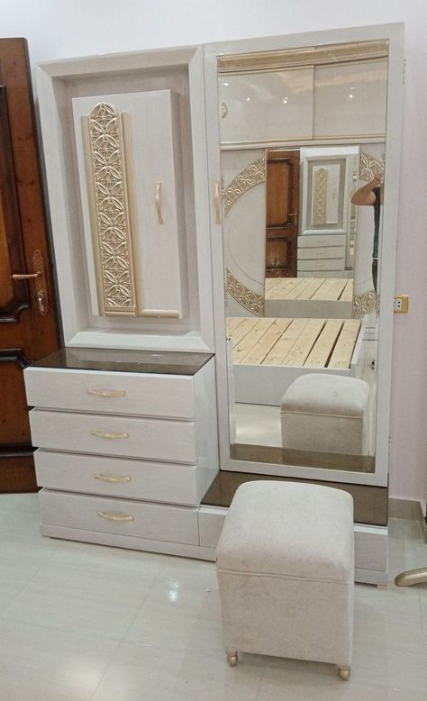 Modern Dressing Table Designs Bedrooms, Dressing Corner, Dressing Table Design Bedrooms, Latest Dressing Table Designs, Mdf Bed, Modern Dressing Table Designs, Comfortable Bedroom Decor, Dressing Unit, 2023 Makeup