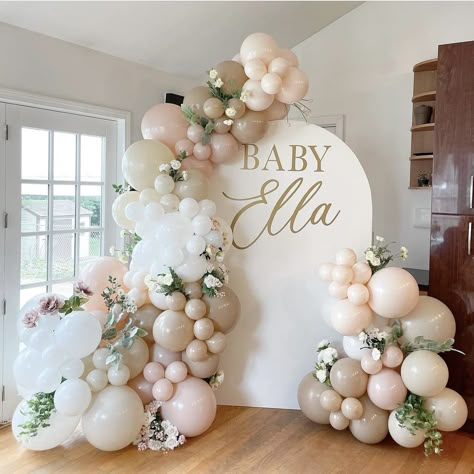 Balloon Arch With Dried Flowers, Baby Shower Backdrop Simple, Baby In Bloom Balloon Backdrop, Elegant Baby Shower Ideas For A Girl, Baby Shower Ideas Flowers, Baby In Bloom Table Decor, Baby Girl Shower Backdrop, Baby In Bloom Backdrop, Baby Shower Picture Backdrop