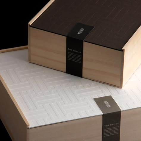 Client: THE SHILLA Pr Boxes, Hampers Box, Luxury Box Packaging, Wooden Box Packaging, Wood Packaging, Wooden Box Designs, Luxury Packaging Design, Hanger Design, Interior Products