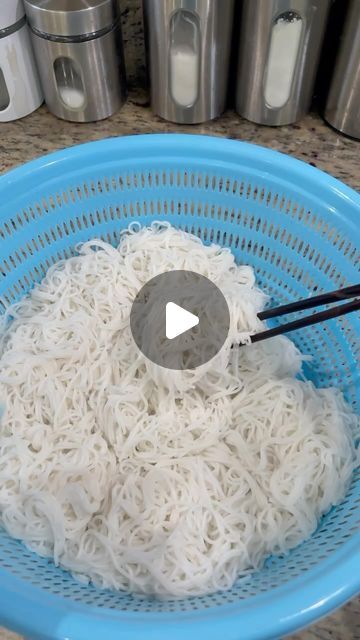 Joedy Tran on Instagram: "You guys asked so here it is. How to cook vermicelli for all the Vietnamese noodles dishes? Make sure to save this recipe. Part of the main reason why the noodles gone bad because of overcooked and not cleaning it properly after it has been cooked.  I’m using 3 Ladies Brand in size medium. You can purchase this at most or all Asian Supermarkets. Different noodles brands require different cooking times(2-3 minutes different) but same methods for cleaning.  1•Add enough water to submerge the noodles and for it to expand.  2•Bring water to a full boiling first. Add 1 teaspoons salt and the noodles.  3•Bring back to a full boiling. Let it continue to boiling for 5-6 minutes  4•Turn off the stove, cover and let it sit for another 5-6 minutes. Check to see if it’s soft Vermacheli Noodles, How To Cook Vermicelli Noodles, How To Cook Rice Noodles, Vermicelli Noodles Recipes, Noodles Dishes, How To Make Noodles, Culinary Basics, Vermicelli Recipes, Vietnamese Noodles