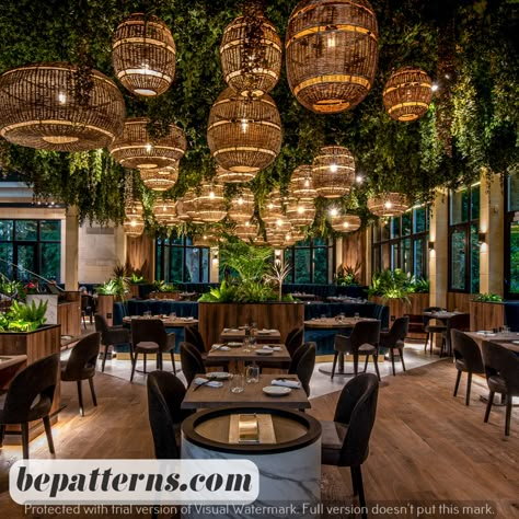 Easy Home Decor Accessories | Cozy Spaces | Free and Beginner-Friendly Rooftop Restaurant Design, Restaurant Design Inspiration, Modern Restaurant Design, Restaurant Exterior, Outdoor Restaurant Design, Decoration Restaurant, Grey House, Living Modern, Rooftop Restaurant