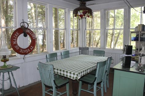 Maine Cabin Masters Interiors, Fish Camp House, Maine Cabin Masters, Vintage Lake House, Vermont Cabin, Cabin Dining Room, Adirondack Decor, Lake Cottage Decor, Sunroom Inspiration