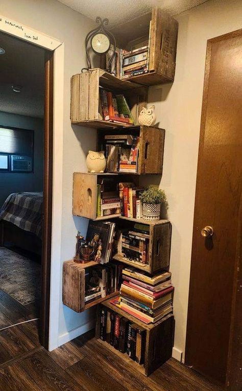 Crate Shelf, Crate Bookcase, Crate Shelves Diy, Crate Bookshelf, Corner Bookshelf, Bookcase Diy, Old Crates, Crate Diy, Library Bookcase