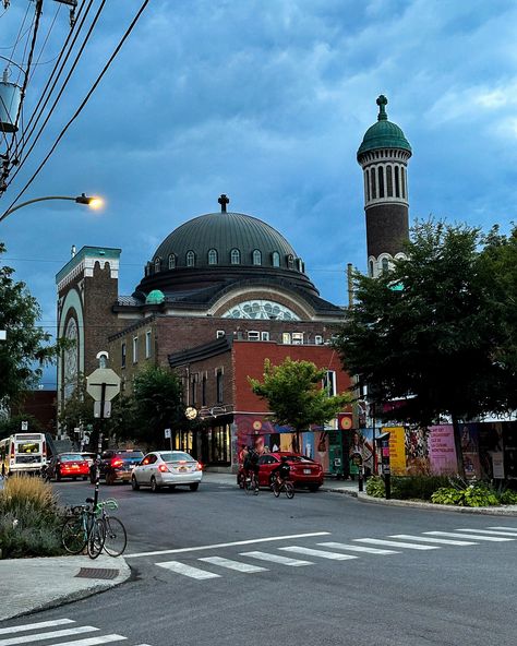 📍Mile-End, Montreal, Quebec, Canada 🇨🇦 Another neighborhood to explore in Montreal is the Mile-End, which is adjacent to the Plateau Mont-Royal that I’ve posted about before. Full of row houses with small garden fronts, independent shops and tons of restaurants, it makes for some great wandering. Head down rue Bernard for some charming vintage record and bookshops and rue Saint Laurent will always keep you busy. Mile-End is where you’ll find the battle of the bagels between St Viateur and ... Mile End Montreal, Mile End, Row Houses, Row House, Montreal Quebec, Little Italy, Vintage Records, Quebec Canada, Bagels