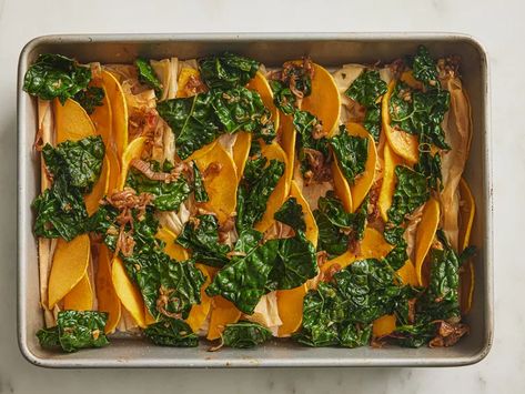 We Grudgingly Accept the Savory Crinkle Pie TikTok Trend Is a Very Good Idea—Here's How to Make an Easy, Cheesy One for Fall Phyllo Crinkle, Crinkle Pie, Easy Custard, Salad Lettuce, Vegetables Salad, Sauteed Kale, Aleppo Pepper, Fall Vegetables, Fall Cooking