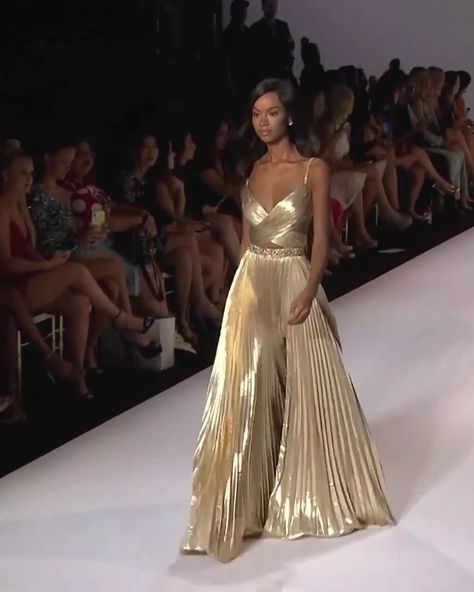 Fashion Week Spring 2020, Couture Mode, Maxi Dress Evening, Sherri Hill, Couture Gowns, Glam Dresses, Gorgeous Gowns, Dress Evening, Gold Dress