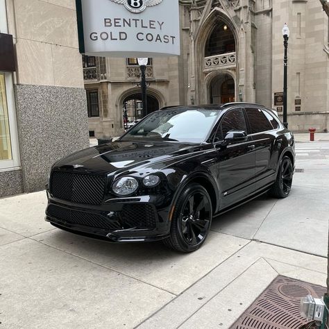 Bentley Bentayga Black, Black Bentley, Bentley Suv, Garage Design Interior, Bentley Bentayga, Luxury Car Brands, Bentley Car, Suv Cars, Super Luxury Cars