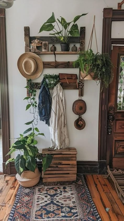 Rustic Boho Entryway, Small House Entryway Ideas, Entry Way Ideas Apartment, Very Small Entryway Ideas, Diy Boho Wall Decor, Small Entry Way, Diy Boho Home Decor, Boho Home Decor Ideas, Boho Entryway