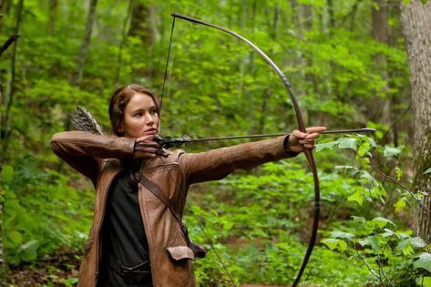 9 Signs Your Main Character is Boring - Kingdom Pen Hunger Games Prequel, Hunger Games 2012, Jennifer Lawrence Pics, Edge Of Tomorrow, Best Action Movies, Hunger Games Movies, American Hustle, Donald Sutherland, Movie Mistakes