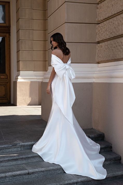 Sleek wedding dress