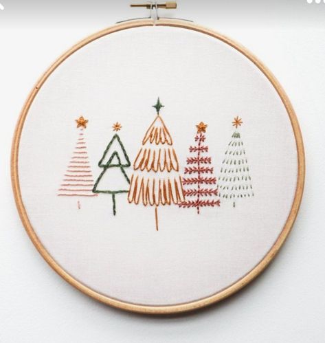 Christmas Embroidery Patterns Simple, Easy Holiday Embroidery, Simple Winter Embroidery Patterns, Simple Easy Embroidery Designs, Winter Embroidery Ideas, Embroidery Christmas Ornaments Patterns, Christmas Embroidery Easy, Holiday Embroidery Ideas, Winter Embroidery Patterns Free