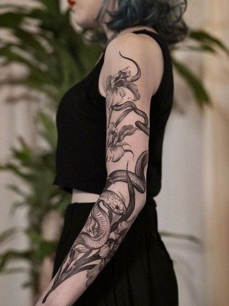 50 Best Arm Tattoo for Women in 2022 - The Trend Spotter King Cobra Tattoo, Wörter Tattoos, Mangas Tattoo, Cobra Tattoo, Tattoo Snake, Full Arm Tattoos, Cool Arm Tattoos, Snake Tattoo Design, Tatuaje A Color