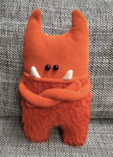 Monster Plushies Diy, Christmas Plushies Diy, Fabric Monsters, Stuffies Diy, Monster Sewing, Ugly Dolls Diy, Stuffed Monsters, Monster Stuffed Animal, Joululahjat Diy