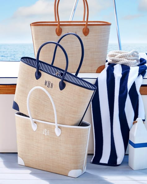 Meet the Montauk Collection 🌊 With a beautiful woven raffia texture and leather accents inspired by vintage steamliner trunks, our new bags & travel accessories embody the effortless, laid-back look of summer vacations. Summer Hand Bags, Crochet Jeans, Summer Bags Beach, Baskets Crochet, Jeans Art, Bag Illustration, Art Bags, Luxury Bags Collection, Structured Bag