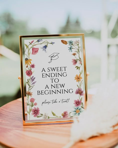 Introducing our enchanting Wildflower Graduation Candy Bar Sweet Treats Sign Editable Template, a breath of fresh air for graduates who dream of a party infused with the beauty of nature. This minimal boho floral design captures the whimsical essence of wildflowers, offering a perfect blend of elegance and rustic charm to set the tone for your special day. This bundle includes two sign options, each in 5x7 and 8x10 sizes. The soft, pastel color palette evokes the serene and joyful spirit of a me Grad Party Advice Ideas, Graduation Party Floral Theme, Wild Flower Theme Graduation Party, Boho Themed Graduation Party, Wildflower Graduation Party Ideas, Graduation Party Ideas Flowers, Flower Theme Graduation Party, Floral Graduation Party Decorations, Education Graduation Party