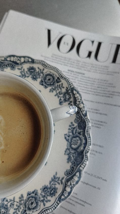 Cream Vintage Aesthetic, Cup Of Coffee Aesthetic, Vintage Aesthetic Photos, Ice Coffee Aesthetic, Vintage Aestethic, Study Medicine, Vogue Vintage, Coffee Wallpaper, Love Writing