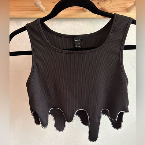 Black Drip Crop Top With White Detailing Outlining The Bottom. Never Worn. #Women #Fashion #Tank #Top #Drip #Ae #Americaneagle #Vs #Aesthetic #Hollister #Summer #Fall #Spring #Shein Funky Crop Tops, Goth Crop Top Outfits, Diy Crop Top From Tank Top, Black Strappy Crop Top, Cute Crop Tops Aesthetic, Upcycling Clothes Aesthetic, Aesthetic Tank Tops, Crazy Tops, Cropped Tank Top Outfit