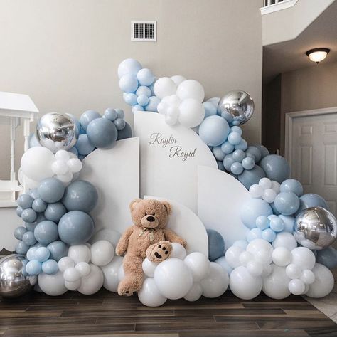 Baby Shower Backdrop Ideas Boys, Aqiqah Decoration, Blue Balloon Garland, Baby Shower Balloon Arch, Bear Baby Shower Theme, Baby Birthday Decorations, Balloon Artist, Baby Shower Deco, We Can Bearly Wait